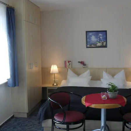 Hotel-pension Zur Mole Wiek auf Ruegen
